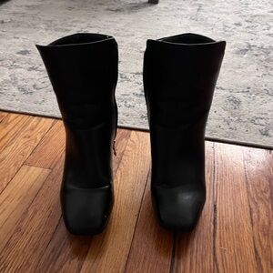 Elegant Black Women's Boots